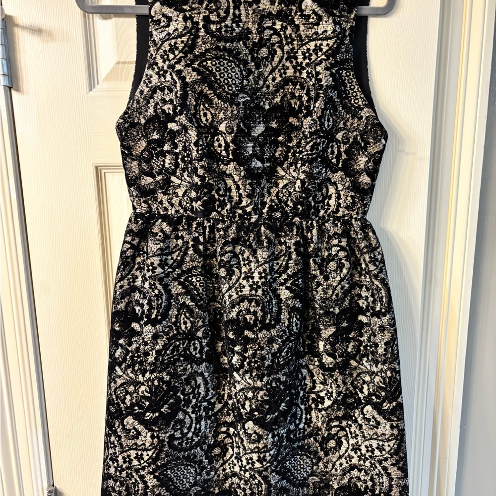 Designer~ Alice + Olivia Black and White Floral Mini Dress- Size:4 ~ - Picture 3 of 5